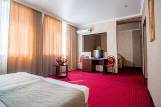 Отель Meridian Караганда Двухместный номер с 2 отдельными кроватями-12